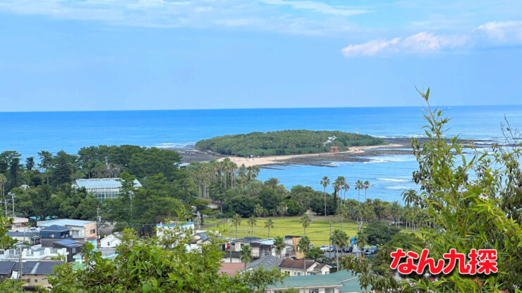 「青島パーキング」は、眼下に青島を眺めることが出来る隠れた絶景スポット。