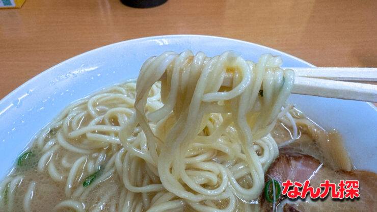 「ラーメン花むら」のラーメンの麺